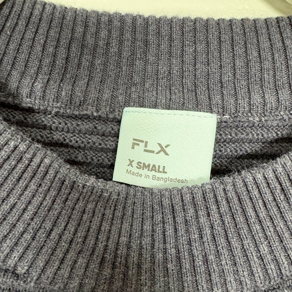 Women's Navy Ribbed Sweater - Picture 4 of 5